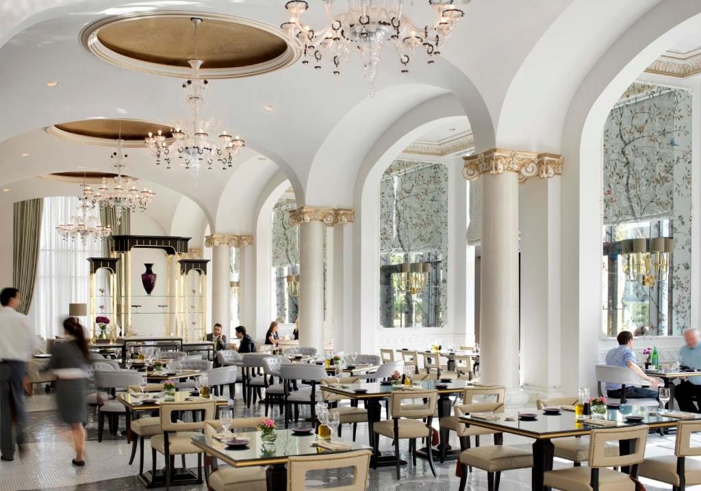 Four Seasons Baku grand dining room with chandeliers and arches